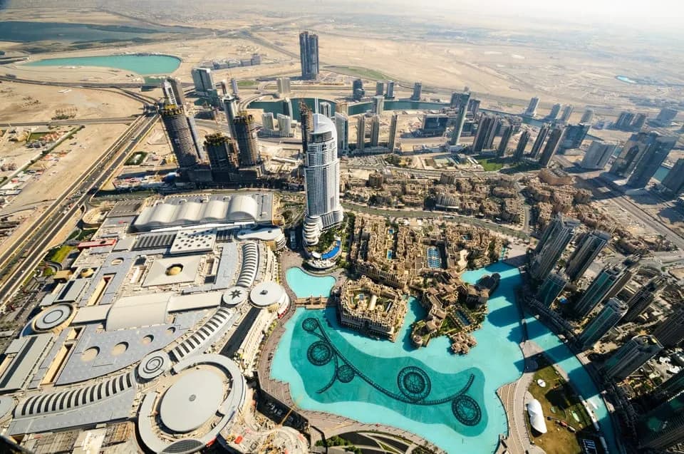 ARTE Museum Dubai & Burj Khalifa 148 Floor - Image 1